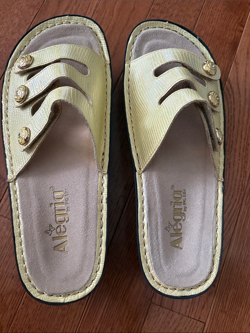New! Alegria Metallic Yellow Three-Flower Button Velcro Slip-On Sandals size 37 - Picture 3 of 7